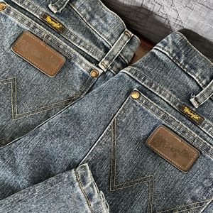2 pair of Wrangler mens jeans